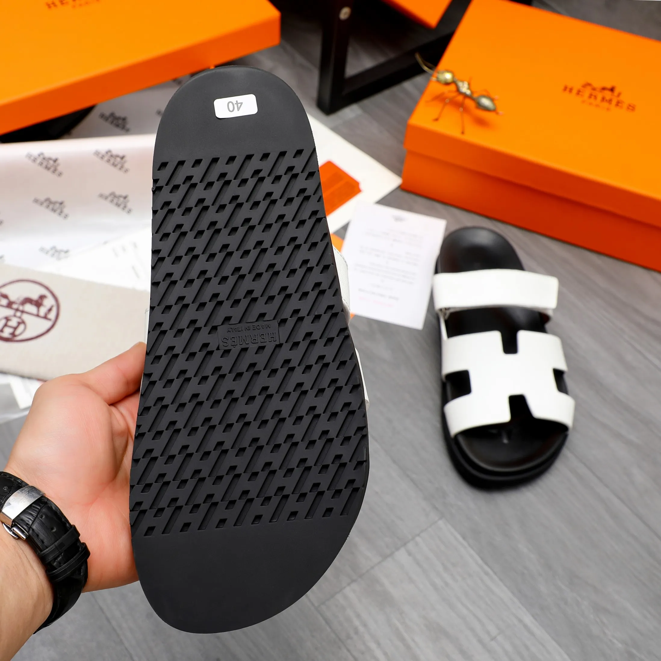Men's shoes 💰340 Product trademark: Hermes "Hermes" Couple's slippers Regular size: 36-46 Product material: Selected vertical grain cowhide upper, microfiber lining, original outsole